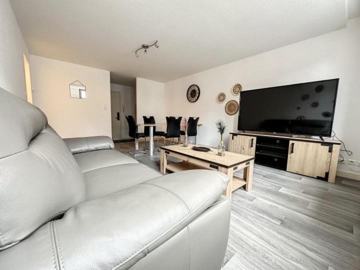 Residence Bury Tulle Bagian luar foto