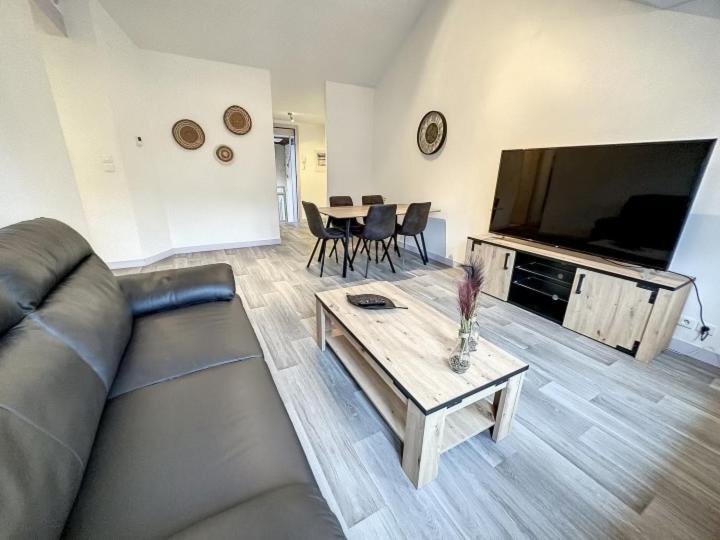 Residence Bury Tulle Bagian luar foto