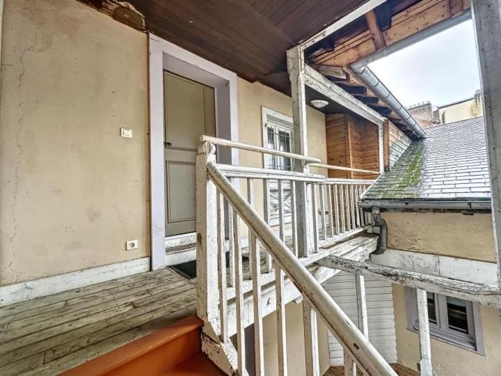 Residence Bury Tulle Bagian luar foto