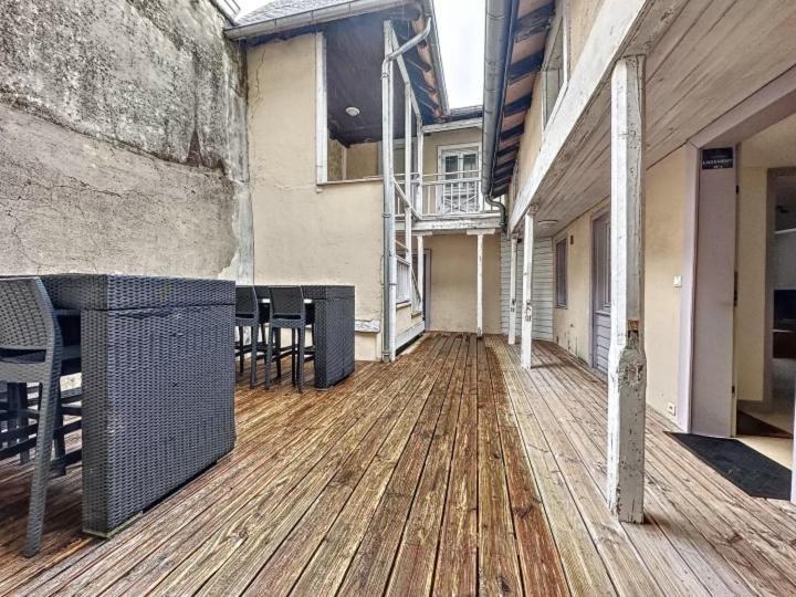 Residence Bury Tulle Bagian luar foto