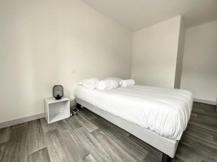 Residence Bury Tulle Bagian luar foto