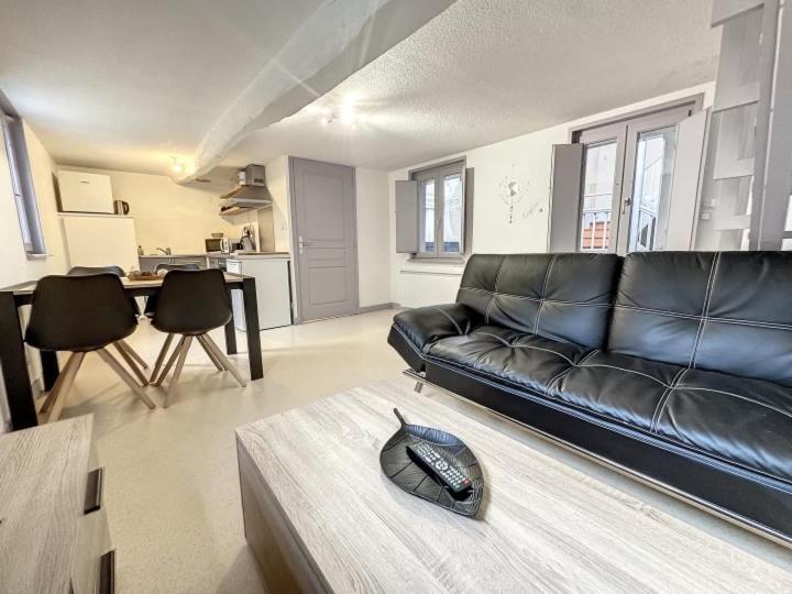 Residence Bury Tulle Bagian luar foto