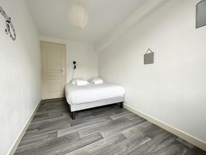 Residence Bury Tulle Bagian luar foto