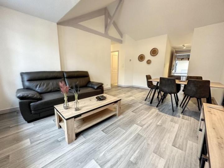 Residence Bury Tulle Bagian luar foto