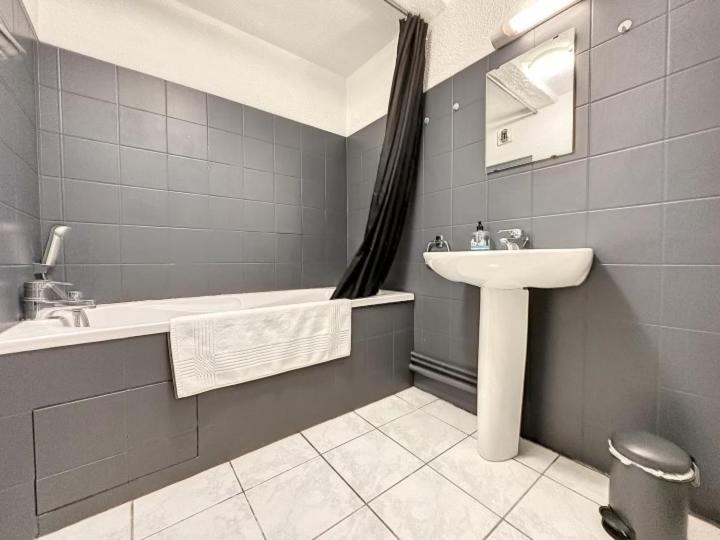 Residence Bury Tulle Bagian luar foto