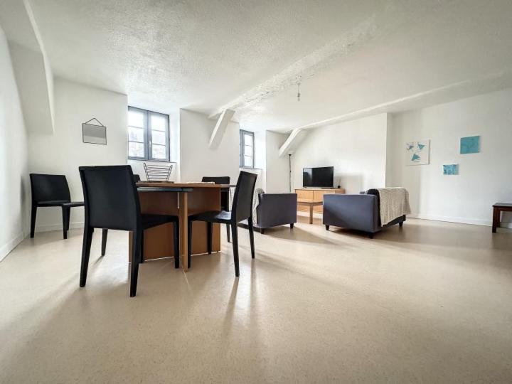 Residence Bury Tulle Bagian luar foto