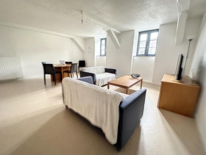 Residence Bury Tulle Bagian luar foto