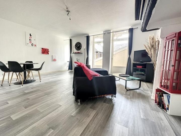 Residence Bury Tulle Bagian luar foto
